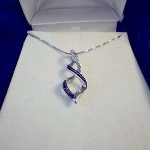 White, Black, & Blue💎💎necklace